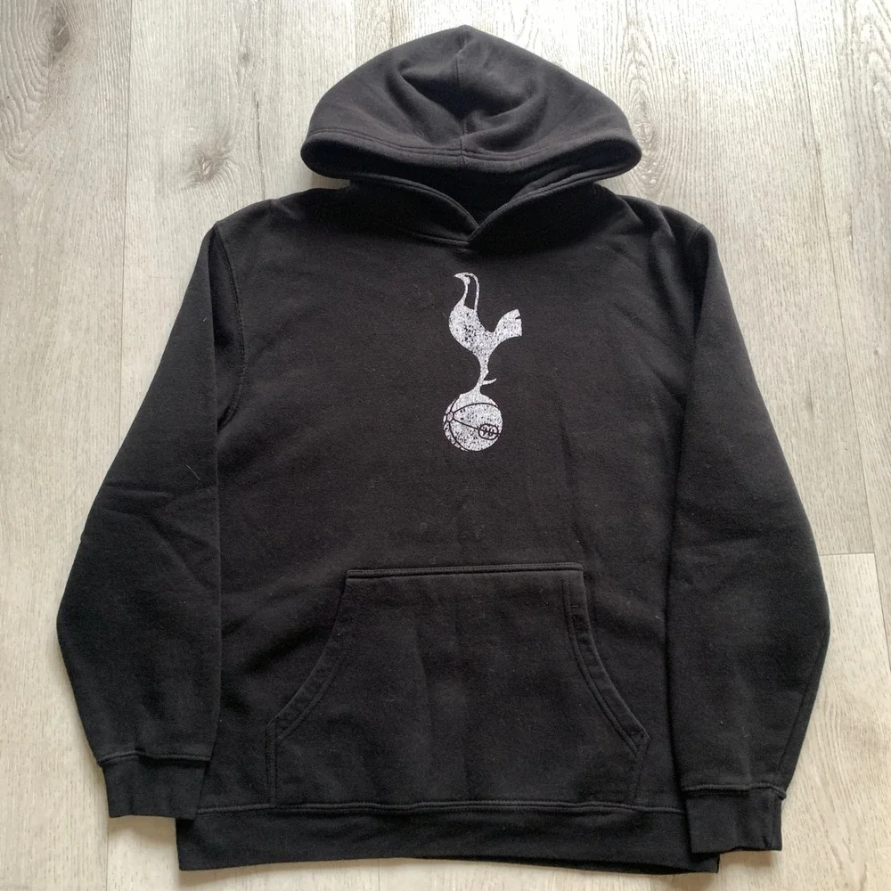 Tottenham Hotspur 1863FC Monochrome Badge Fleece Pullover Hoodie